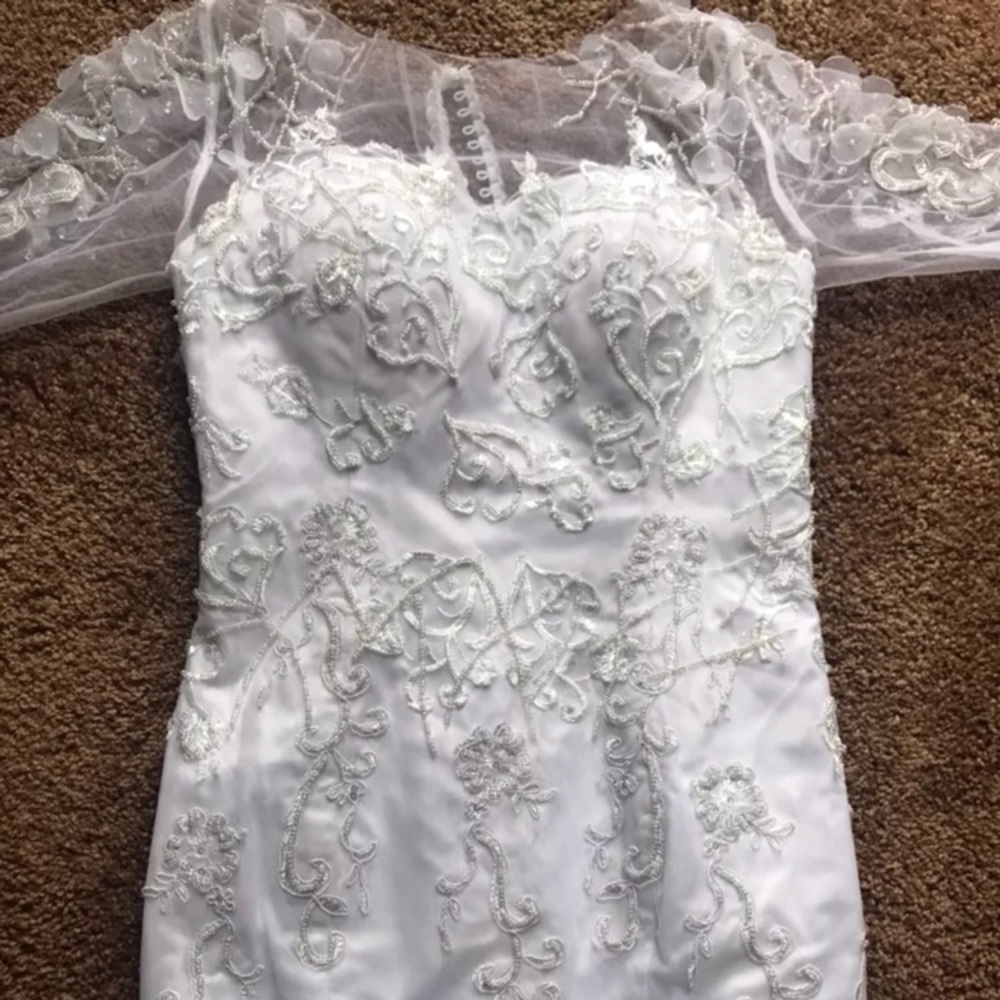 WEDDING DRESS BEAUTIFUL LACE